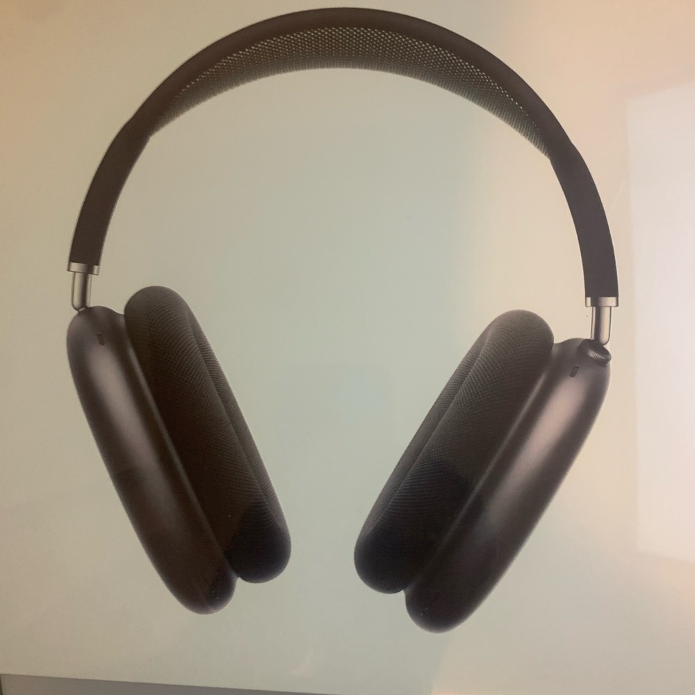 BRAND NEW NEVER OPENED APPLE AIRPOD MAXES- Space Gray